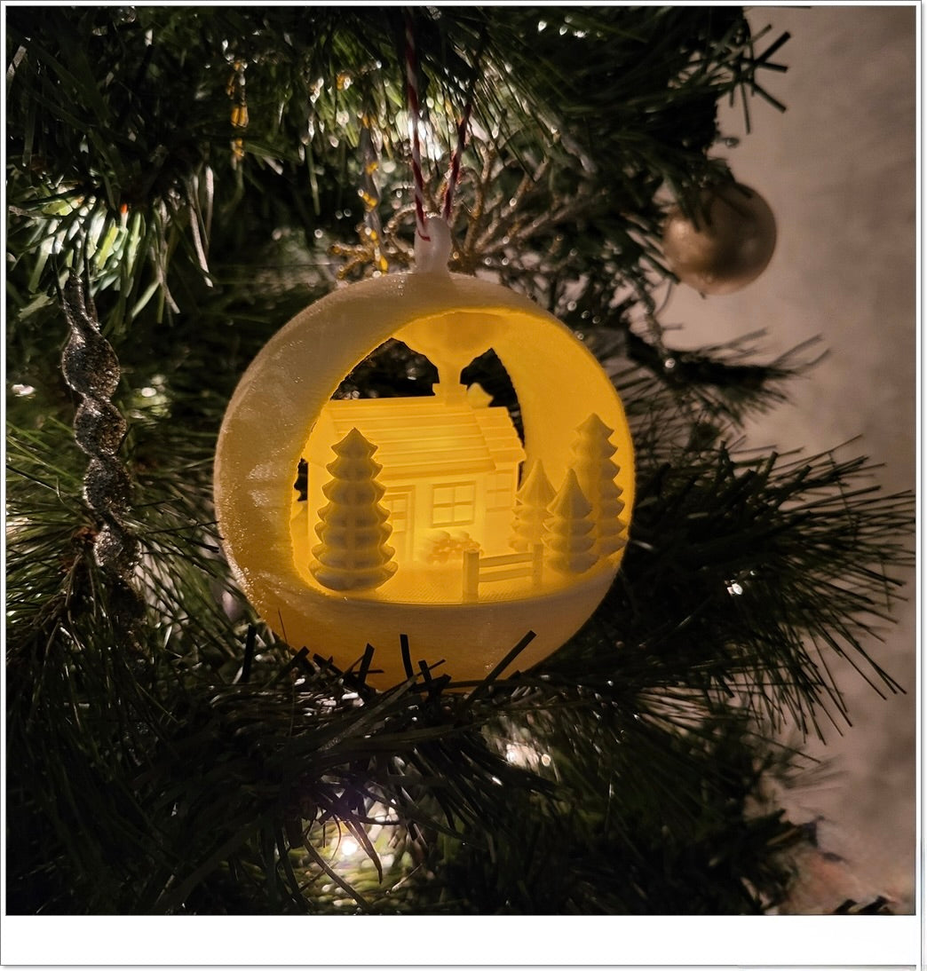 Leuchtender Christbaumschmuck "Winterhütte" – Deine magische Weihnachtsbaumkugel!