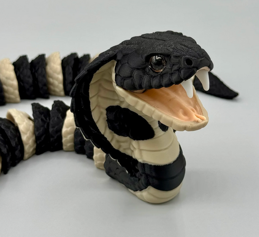 Königskobra (King Cobra) – Die majestätische Schlange für deine Sammlung!
