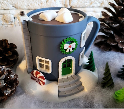 Weihnachtliche Haus-Tasse – Deine leuchtende & gemütliche Winterdekoration!